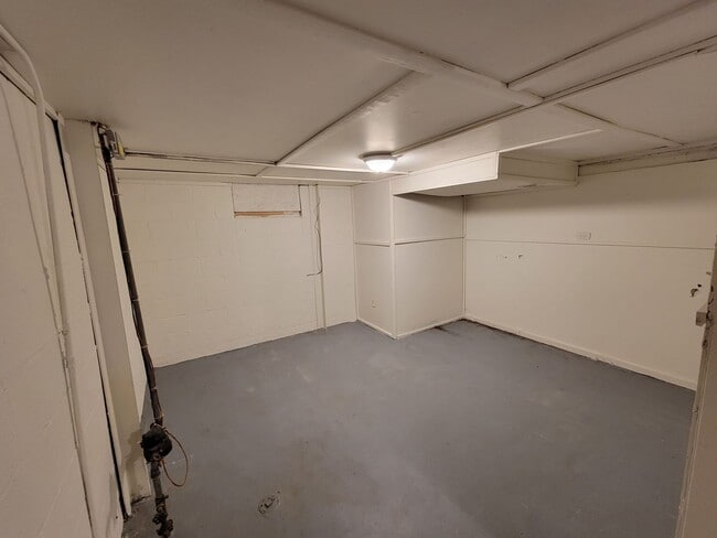 Building Photo - 1511 10th Ave