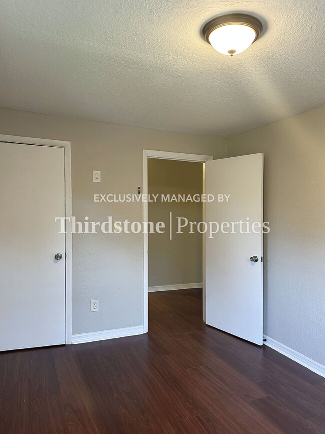 Building Photo - 7320 Smyrna St