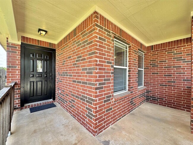Building Photo - 204 Woodley Rd