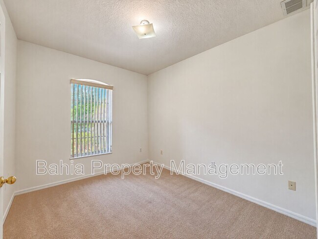 Building Photo - 3525 Sunset Isles Blvd