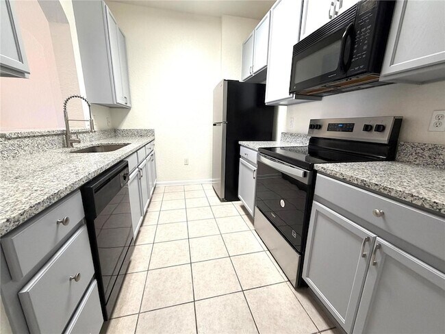 Building Photo - 6335 Contessa Dr