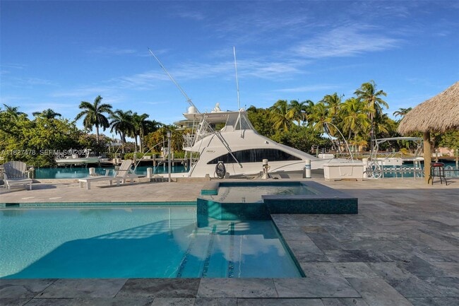 Building Photo - 232 W Seaview Dr