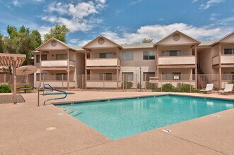 Building Photo - Location! Location! Location! Minutes away from ASU