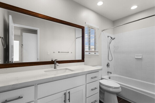 Building Photo - Pet-Friendly 3BR | 2.5BA Kapolei Home with 2-Car Garage