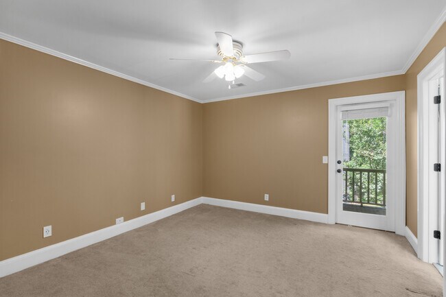 Building Photo - 710 Woodcreek Ct