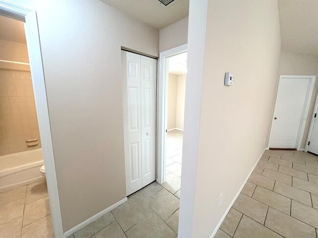 Building Photo - 14 Buttonwood Ln