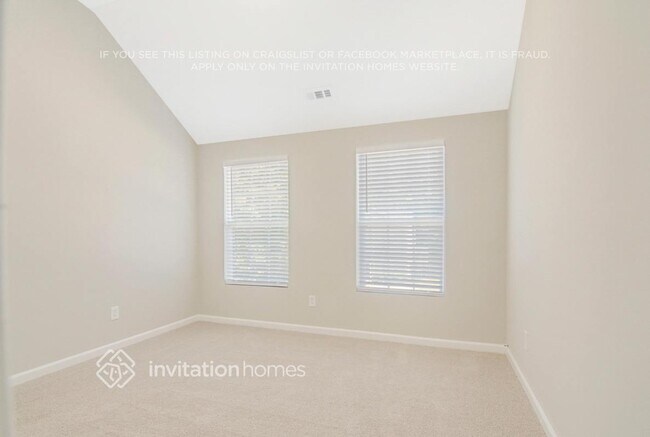 Building Photo - 914 Ujamaa Dr