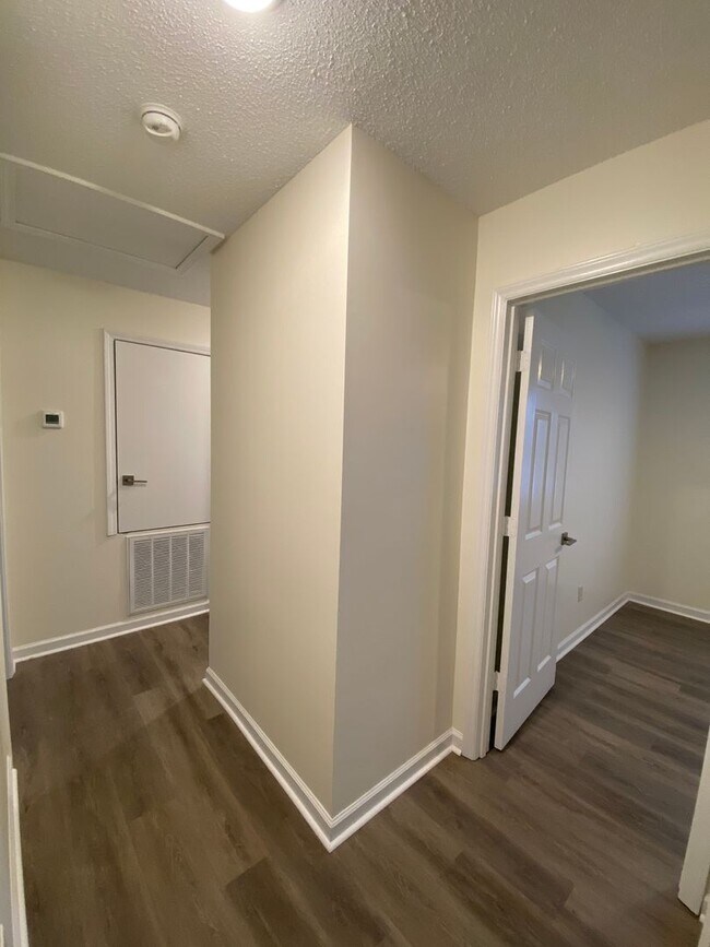 Building Photo - 5140 Greenville Loop Rd