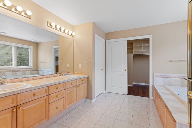 Building Photo - 625 S Snowmass Cir