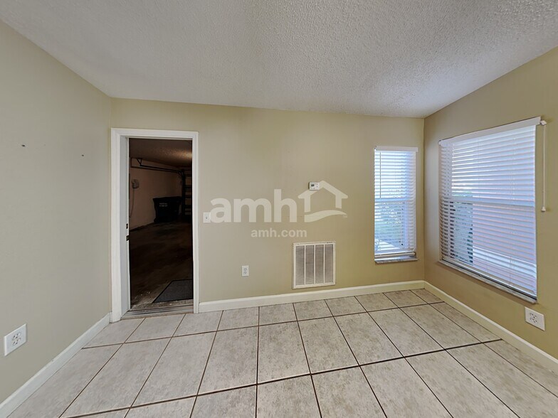 Building Photo - 24746 Mary Beth Ct