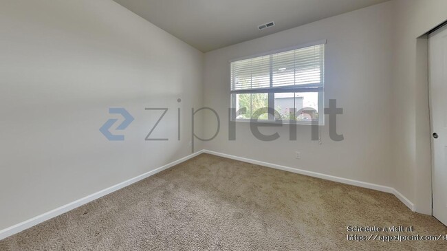 Building Photo - 19310 19th Ave Ct E