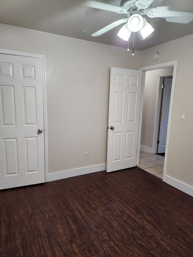 Building Photo - 3 bedroom 1 bath with Garage converted to ...