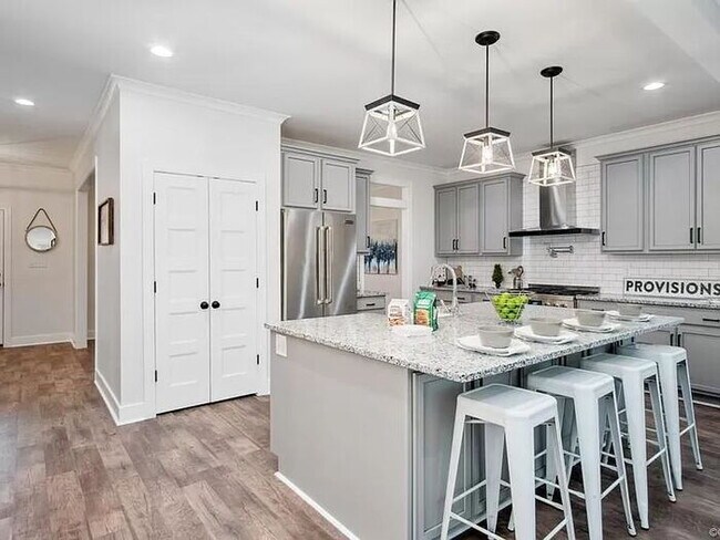 Building Photo - 2206 Adelay Dr