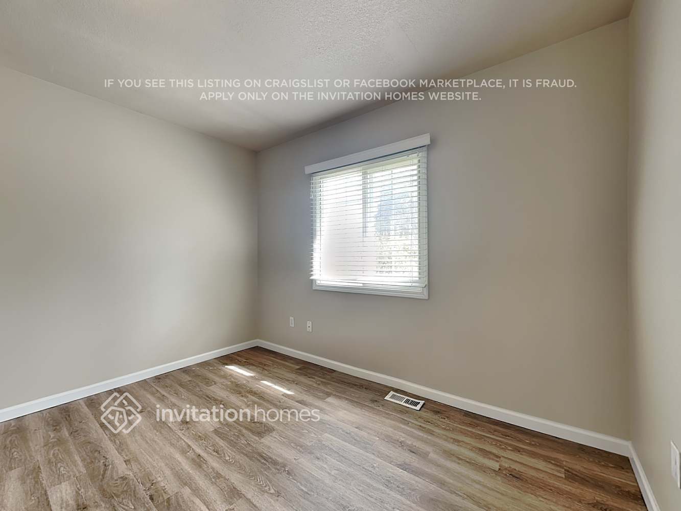 Building Photo - 19401 8th Ave S