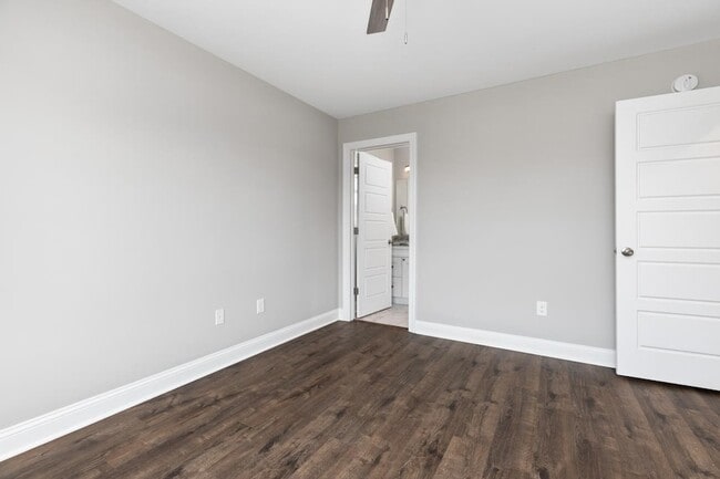 Building Photo - 1013 B St