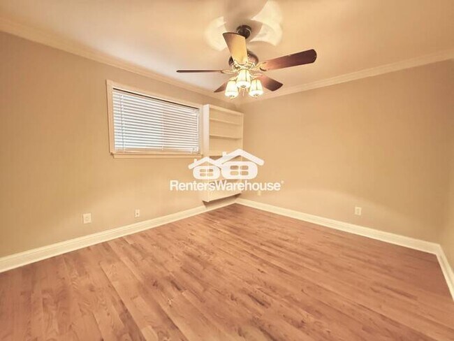 Building Photo - Beautiful home in well established neighbo...