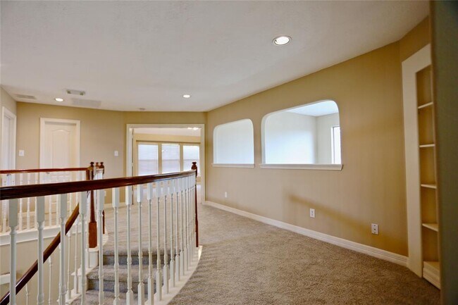 Building Photo - 14010 Norhill Pointe Dr