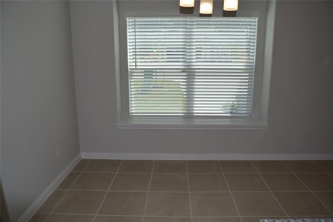 Building Photo - 11816 E Gate Dr