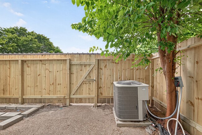 Building Photo - 7839 Cook Rd