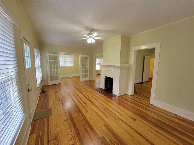 Building Photo - 251 Archer St