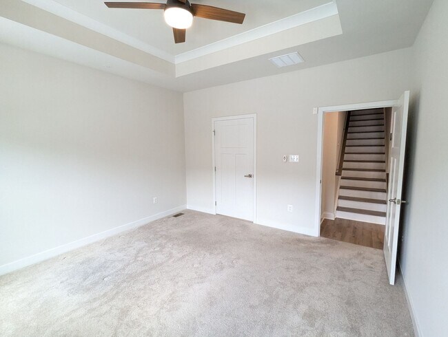 Building Photo - Stunning villa in the Harrison Terrace com...