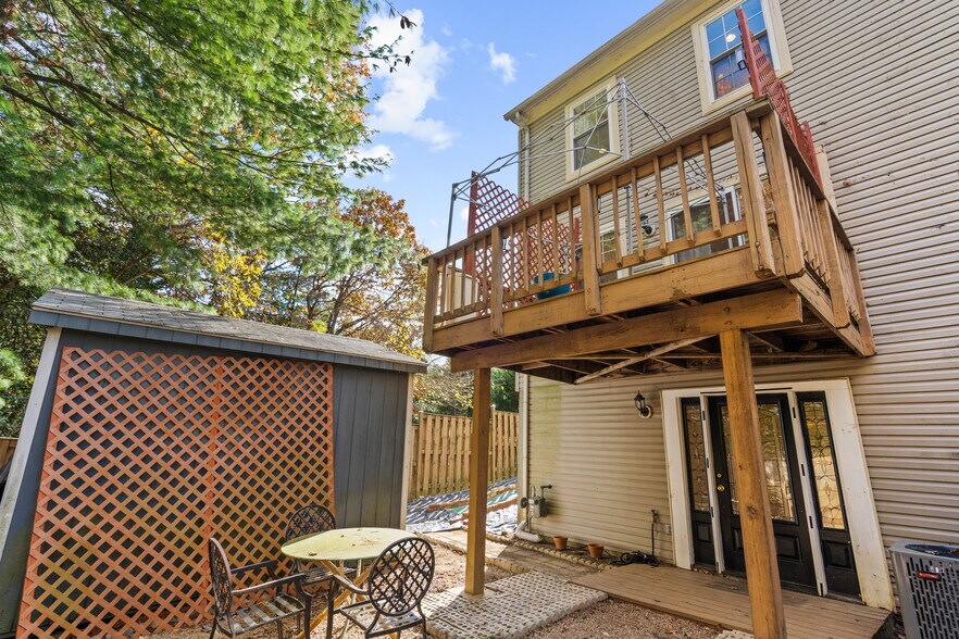 Building Photo - 7417 Wilma Ln