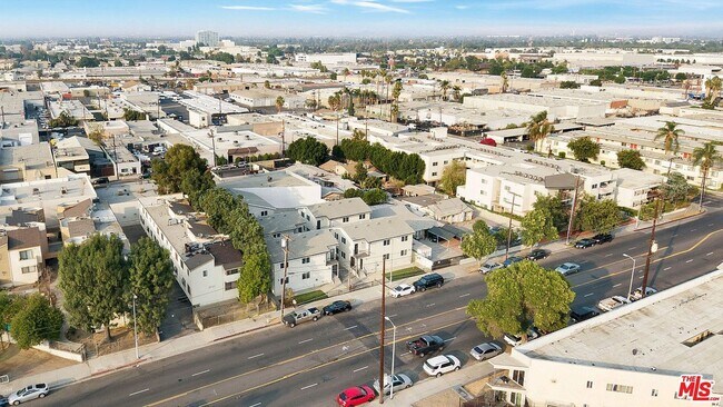 Building Photo - Saticoy Villas