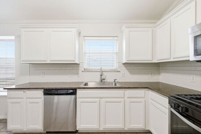 Building Photo - 1202 Sundrop Pl