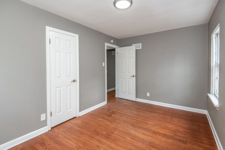 Building Photo - 6605 Kahns Ave