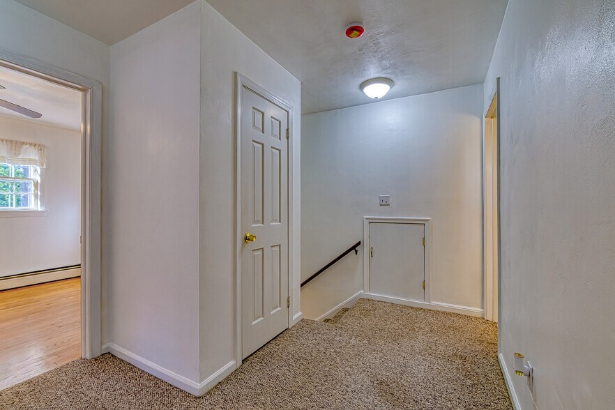 Building Photo - 21 Bayview Dr