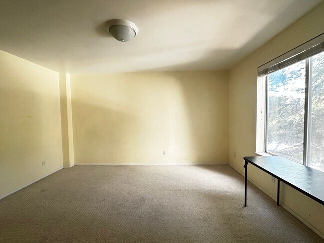 Building Photo - Downtown Salt Lake City Condo Now Available.