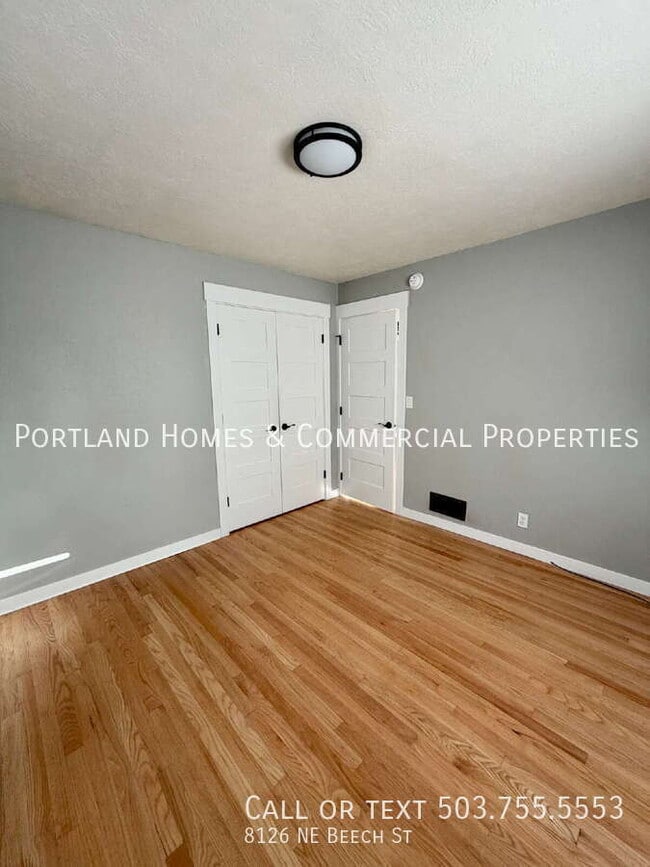 Building Photo - 8126 NE Beech St