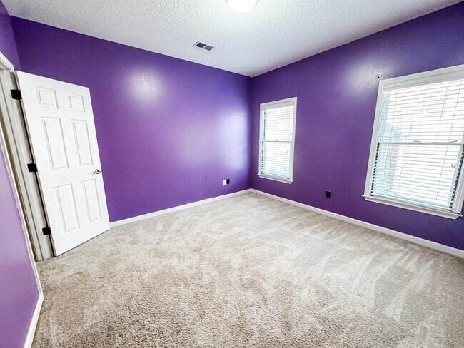 Building Photo - 10521 Red Stone Dr