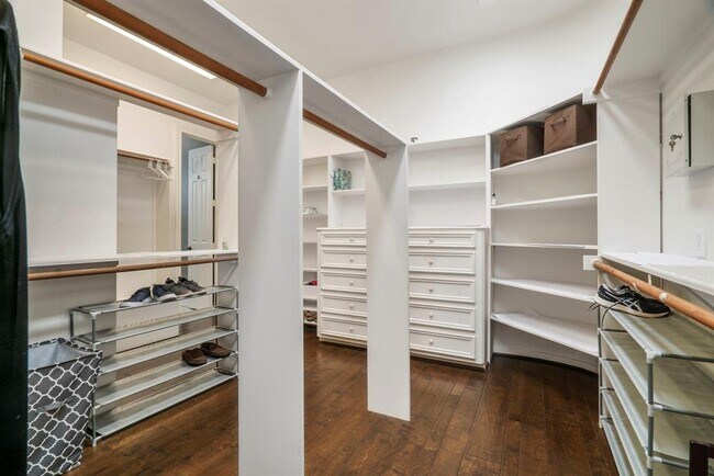 Building Photo - 13702 Sandpebble Chase