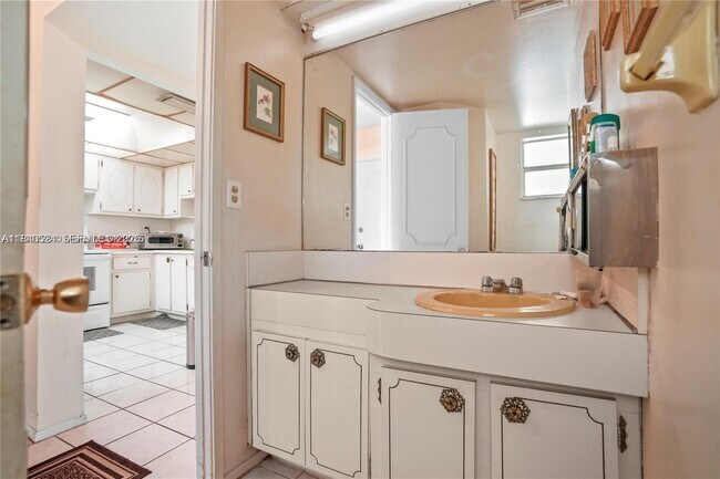 Building Photo - 1680 NE 191st St