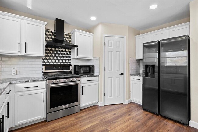 Building Photo - 1405 Ty Cobb Pl