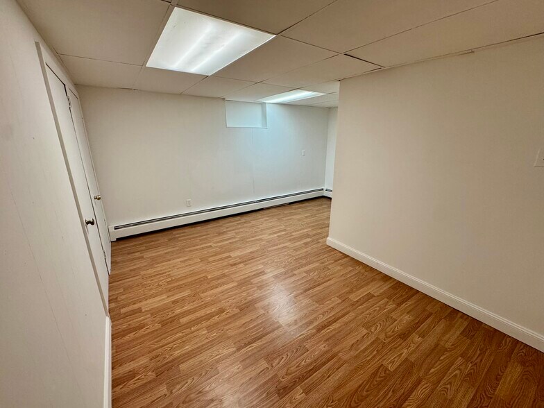 Building Photo - 102 Hillside Rd