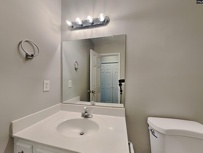 Building Photo - 38 Coachmen Ct