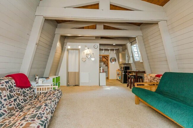 In-Law Unit - 14234 Glacier View Dr