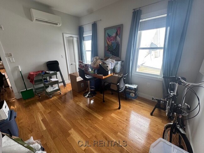 Building Photo - 9 Harding St