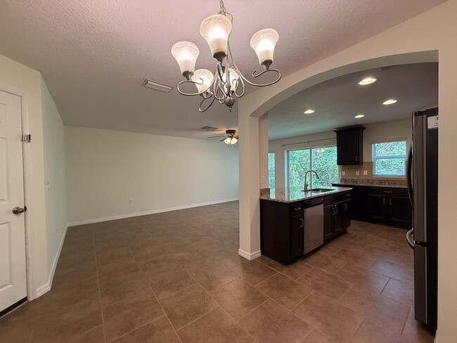 Building Photo - 2742 Birchcreek Dr