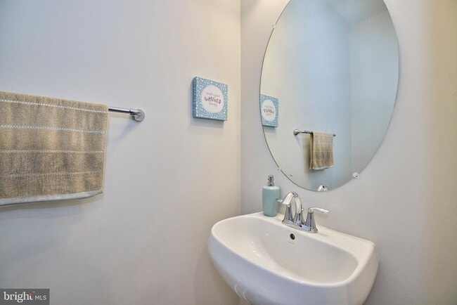 Building Photo - 20055 Old Line Terrace