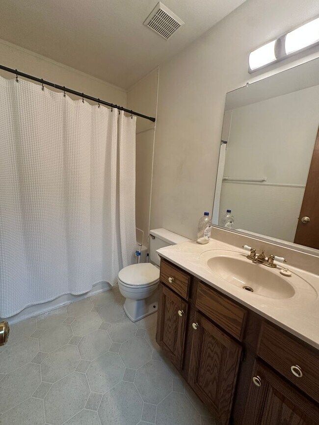 Building Photo - 5652 Thea Ln