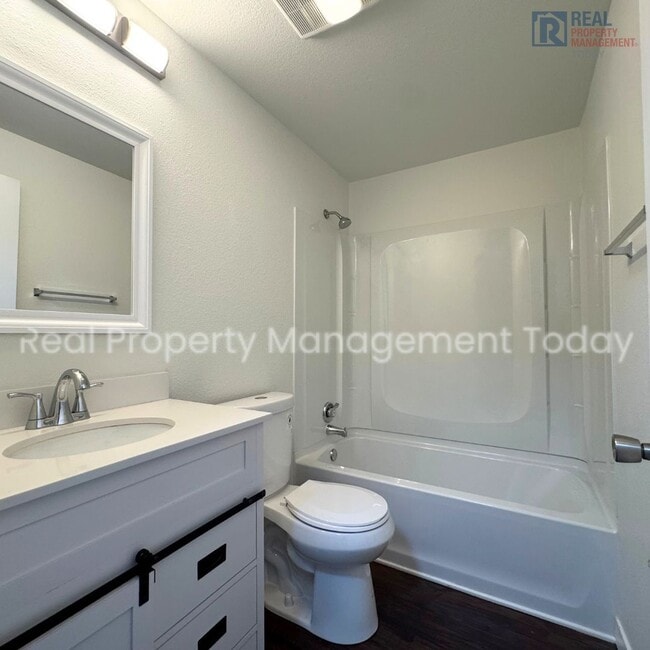 Building Photo - 8511 116 St E