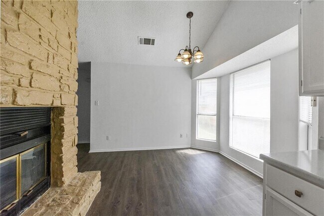 Building Photo - 4608 Bundyhill Dr