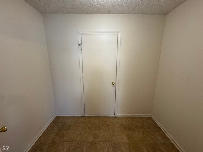 Building Photo - 2274 Bridlewood Dr