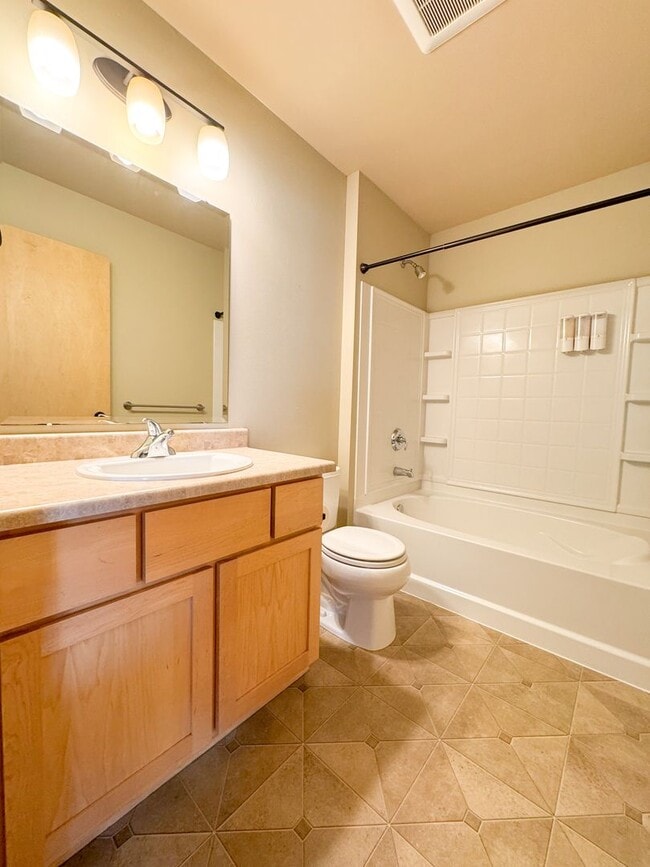 Building Photo - 1139 Cathedral Point Dr