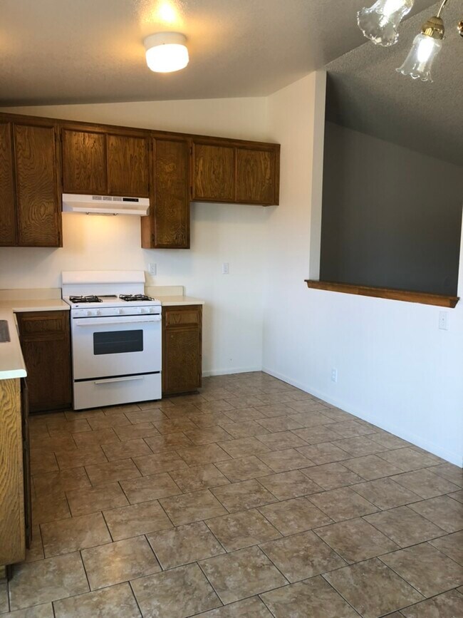 Building Photo - 22578 El Centro Rd