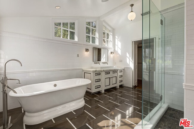 Building Photo - 1277 N Norman Pl