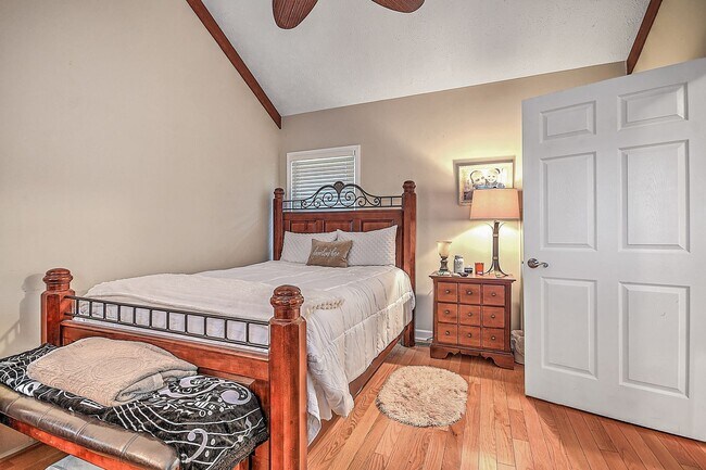 Building Photo - 3 Bedroom 2 Bath Condo  Blountville, TN